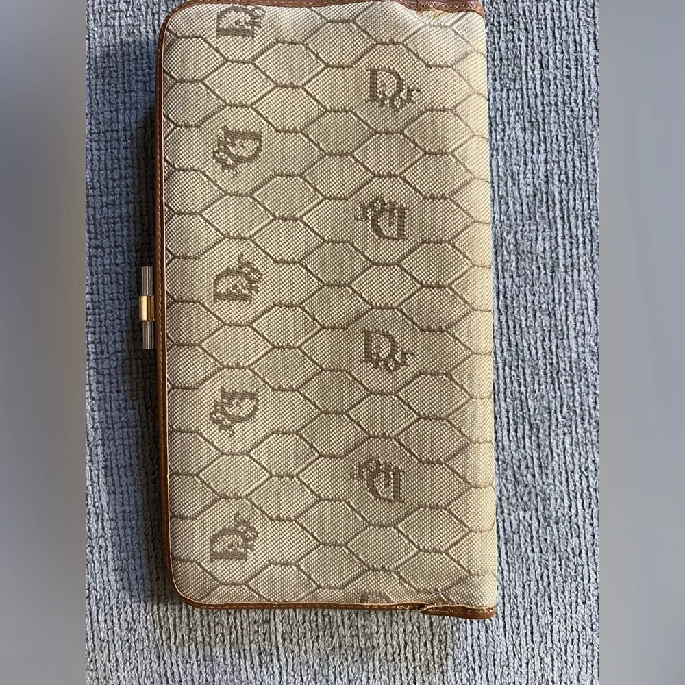 CHRISTIAN DIOR VTG Honeycomb Logo Monogram Frame Kisslock